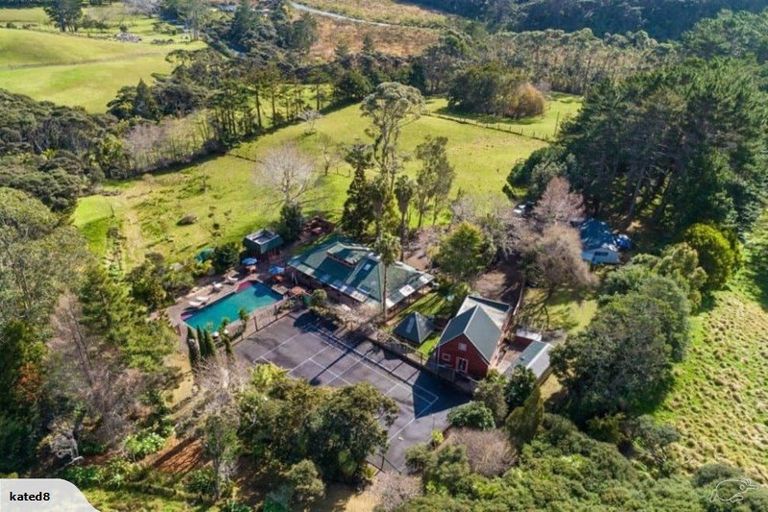 Photo of property in 118 Bethells Road, Waitakere, Henderson, 0781