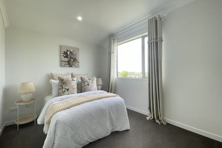 Photo of property in 20 Bearing Parade, Long Bay, Auckland, 0630