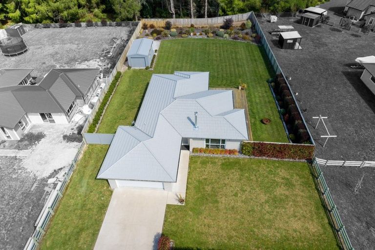 Photo of property in 12 Karaka Place, Kinloch, Taupo, 3377