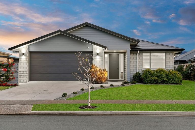 Photo of property in 83 Puhirake Crescent, Pyes Pa, Tauranga, 3112