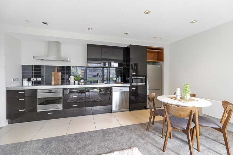 Photo of property in Piermont Apartments, 2g/82 Cable Street, Te Aro, Wellington, 6011