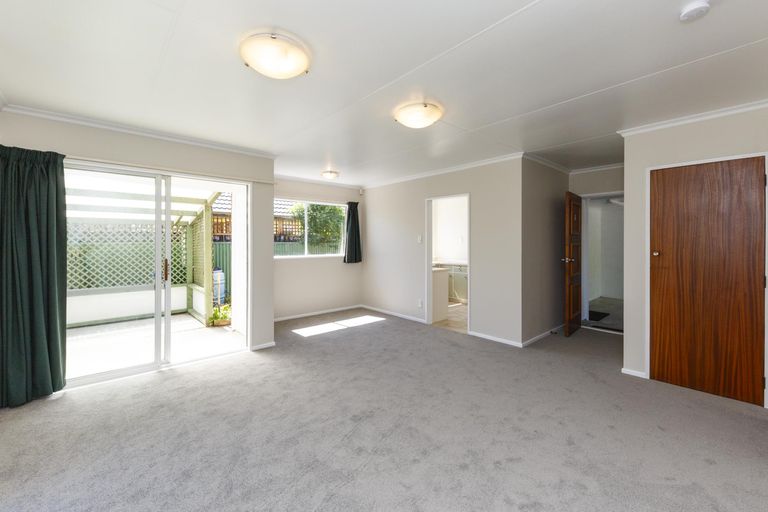 Photo of property in 1/495a Ferguson Street, Palmerston North, 4410