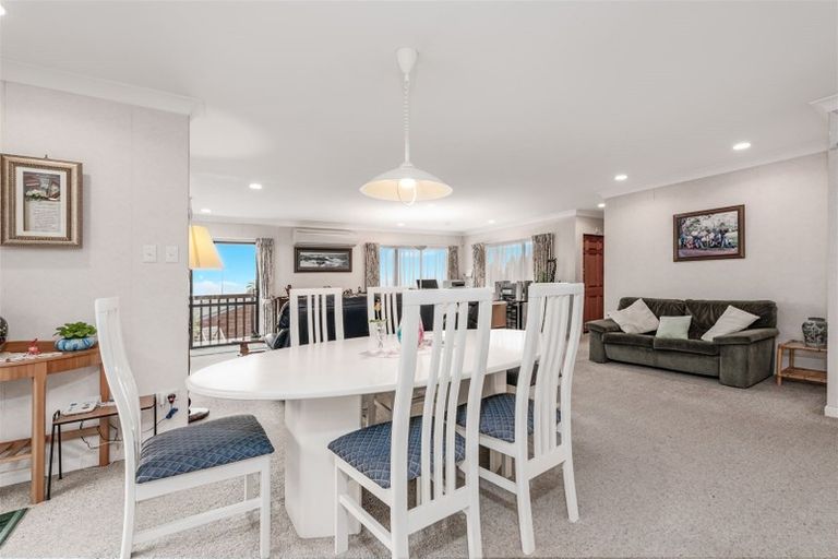 Photo of property in 59 Rhinevale Close, Henderson, Auckland, 0612