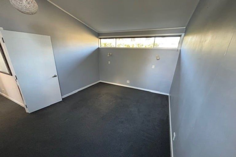 Photo of property in 17 Rosecamp Road, Beach Haven, Auckland, 0626