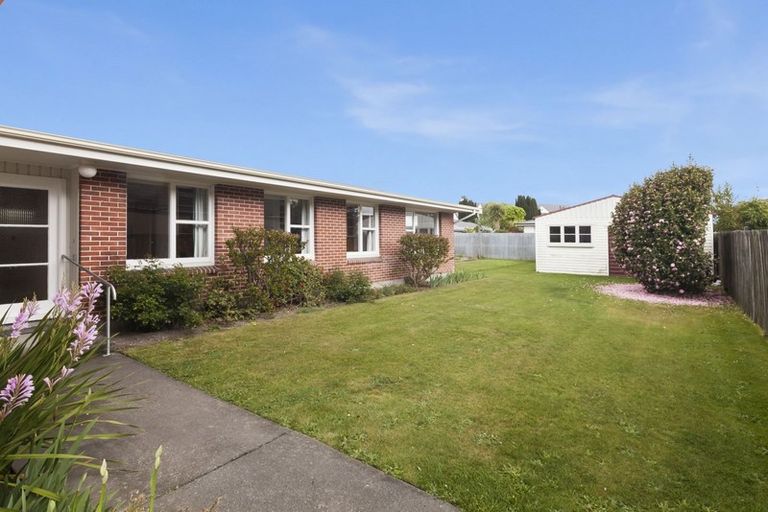 Photo of property in 45 Burnside Crescent, Burnside, Christchurch, 8053