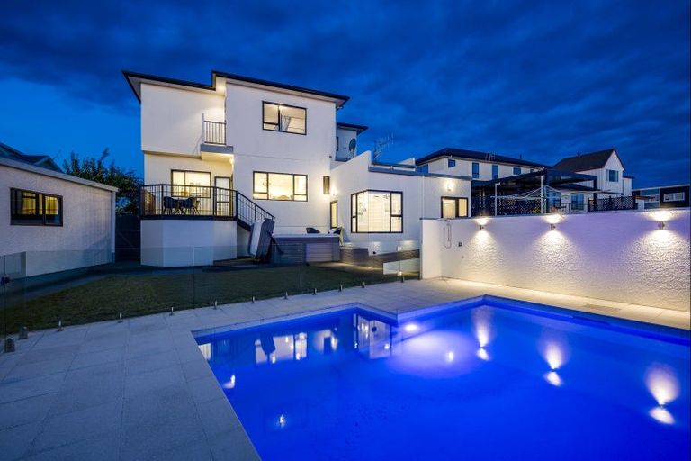 Photo of property in 125 Thompson Road, Bluff Hill, Napier, 4110