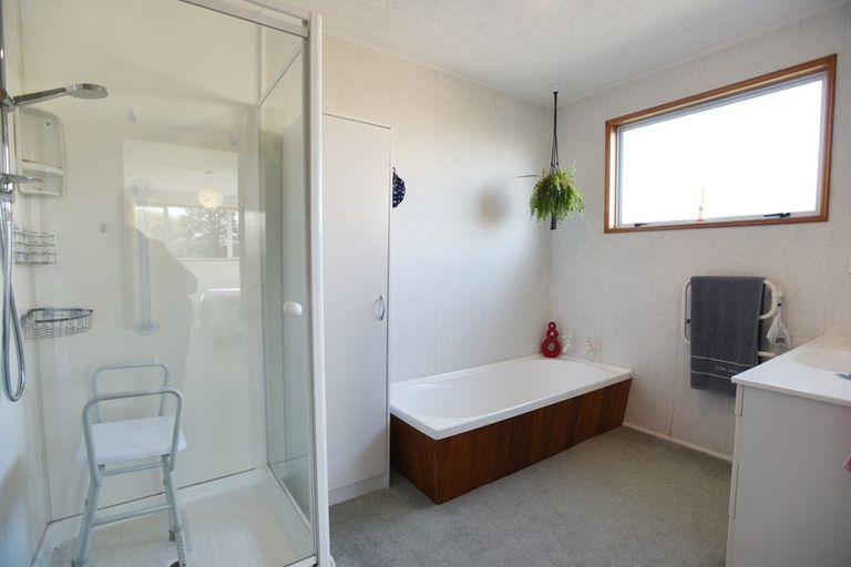 Photo of property in 11 Calder Place, Winton, 9720