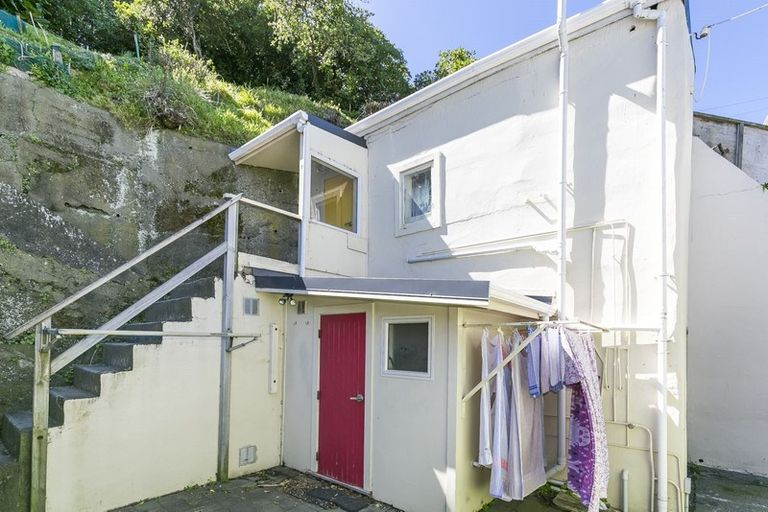 Photo of property in 75 Majoribanks Street, Mount Victoria, Wellington, 6011