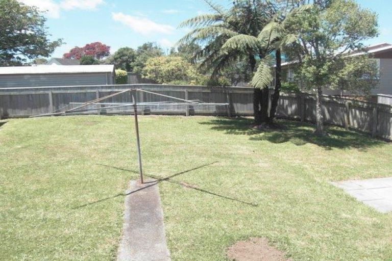 Photo of property in 35 Grenville Street, Marfell, New Plymouth, 4310