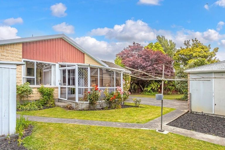 Photo of property in 20 Ambleside Drive, Burnside, Christchurch, 8053
