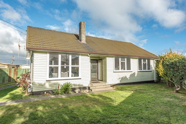 Photo of property in 42 Ruapehu Street, Castlecliff, Whanganui, 4501