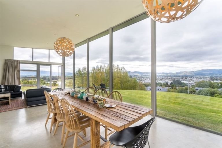 Photo of property in 17 Fairmile Drive, Kinmont Park, Mosgiel, 9024