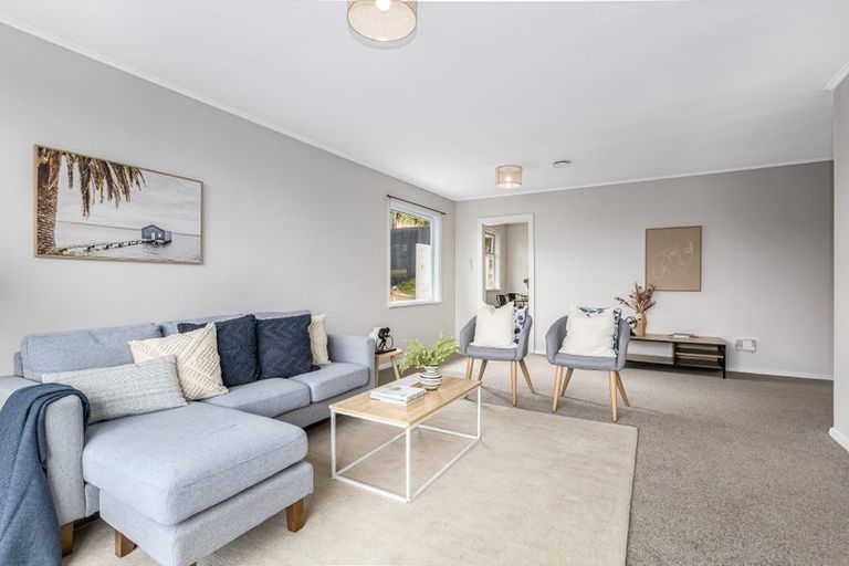 Photo of property in 40 Cornwall Crescent, Cannons Creek, Porirua, 5024