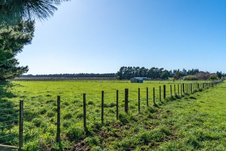 Photo of property in 360 Western Lake Road, Western Lake, Featherston, 5773