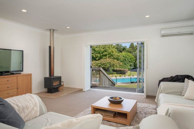 Photo of property in 142 Gillespie Place, Acacia Bay, Taupo, 3385