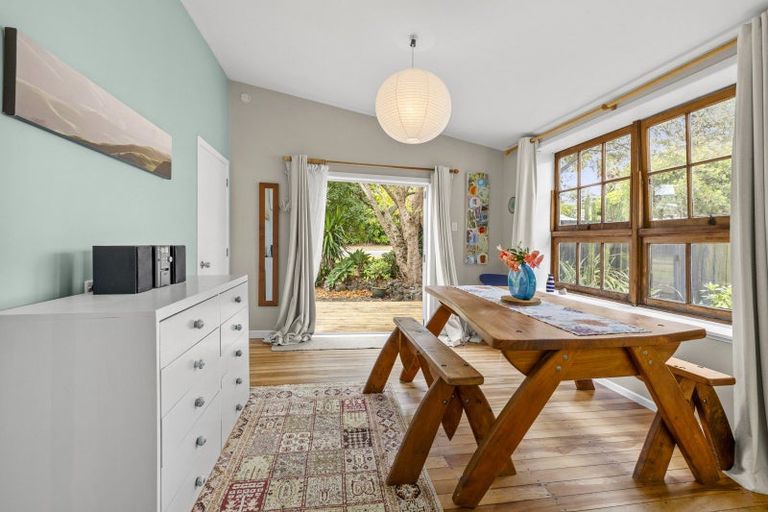 Photo of property in 24 Uenuku Avenue, Raglan, 3225