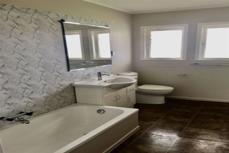 Photo of property in 34 Rollerson Street, Papakura, 2110