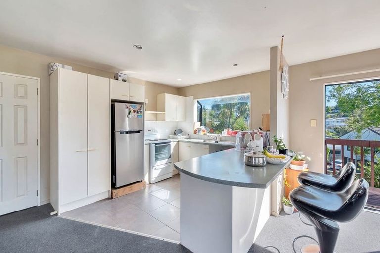 Photo of property in 11 Loughanure Place, Massey, Auckland, 0614