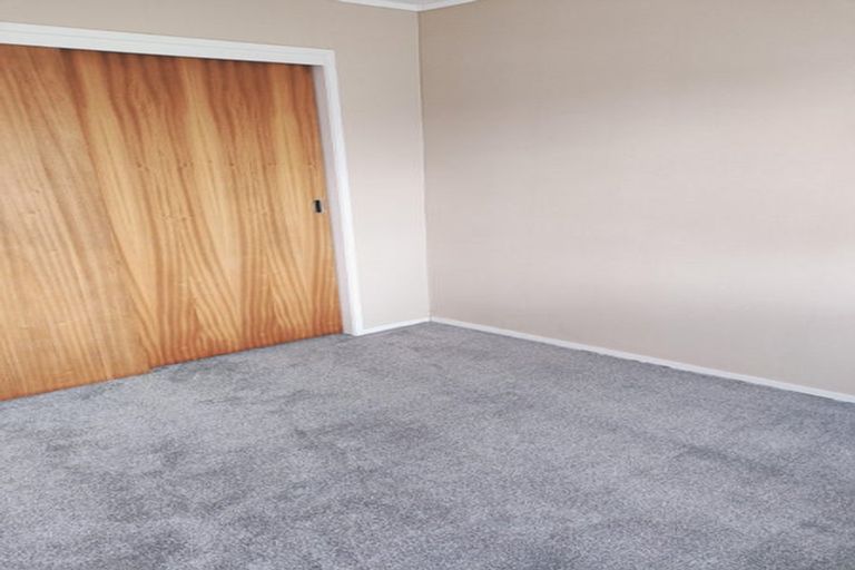 Photo of property in 1/40 Halberg Street, Glenfield, Auckland, 0629