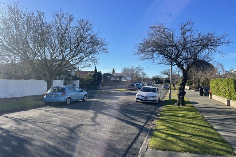 Photo of property in 17 Oakfield Street, Burnside, Christchurch, 8053