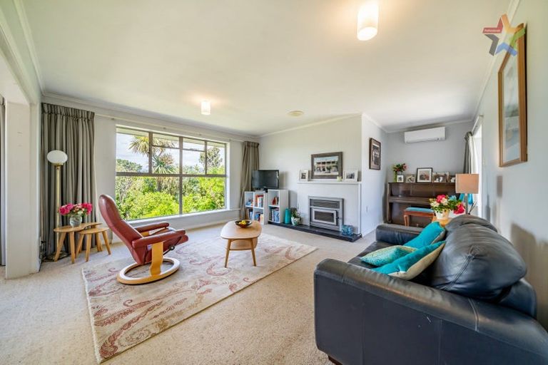 Photo of property in 101 Pomare Road, Tirohanga, Lower Hutt, 5010