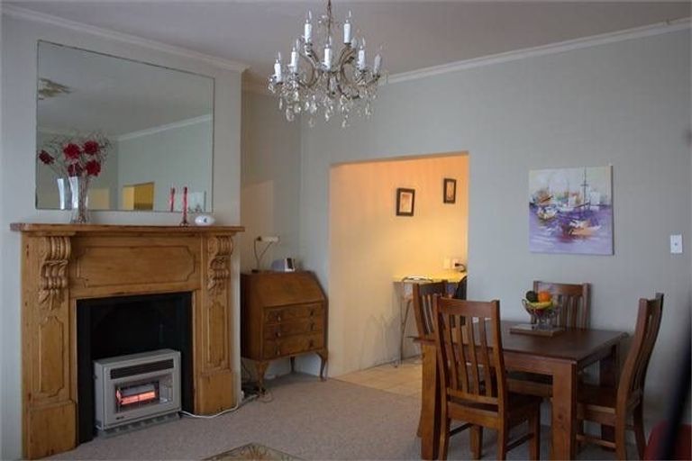 Photo of property in Nissen Court, 11e Hawker Street, Mount Victoria, Wellington, 6011