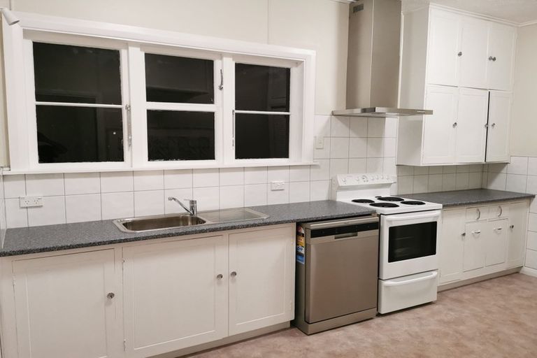 Photo of property in 5 Godley Street, Waterloo, Lower Hutt, 5011