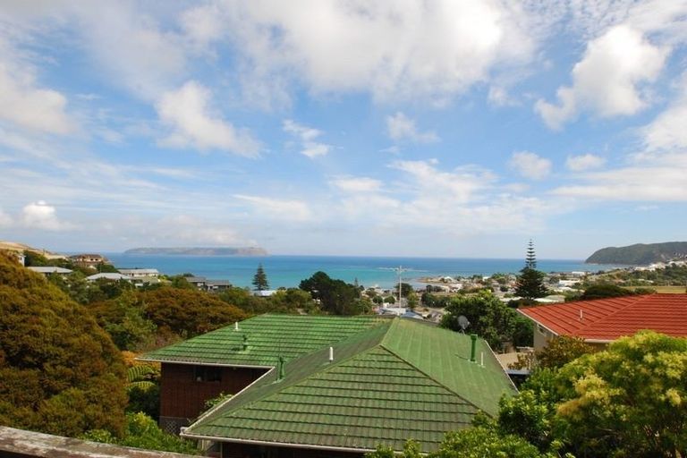 Photo of property in 10 Mervyn Place, Plimmerton, Porirua, 5026