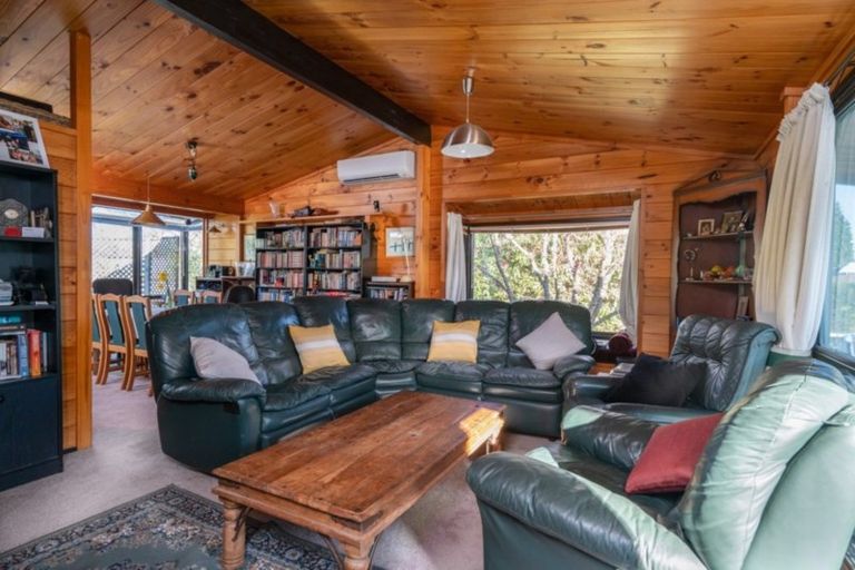 Photo of property in 4 Kathleen Place, Rainbow Point, Taupo, 3330