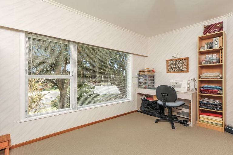 Photo of property in 10 Kay Drive, Blockhouse Bay, Auckland, 0600