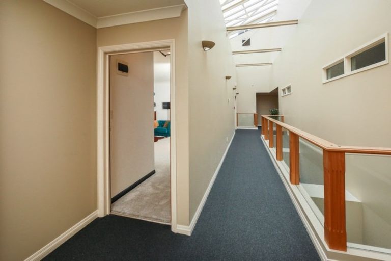 Photo of property in 2f/11 London Street, Hamilton Central, Hamilton, 3204