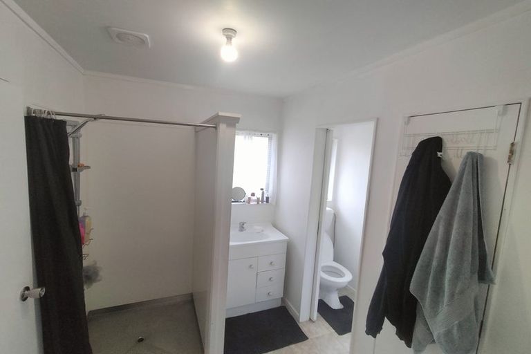 Photo of property in 33 Mackenzie Street, Te Atatu South, Auckland, 0610