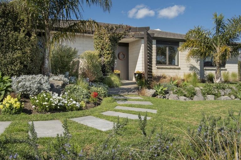 Photo of property in 3 Gumtree Lane, Omokoroa, 3114