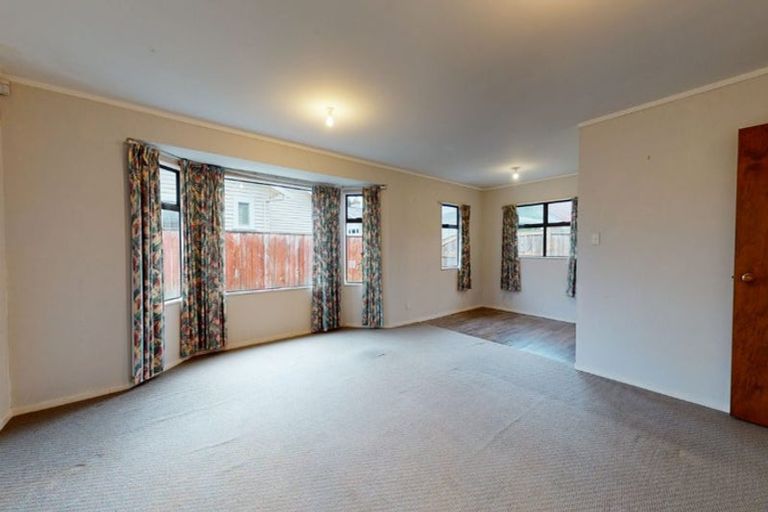 Photo of property in 2/76 Cambridge Terrace, Waterloo, Lower Hutt, 5011