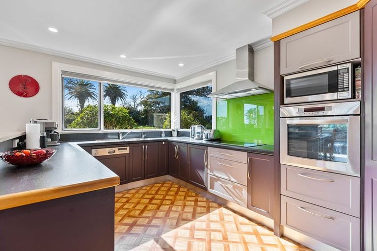 Photo of property in 218 Henwood Road, Paraite, New Plymouth, 4372