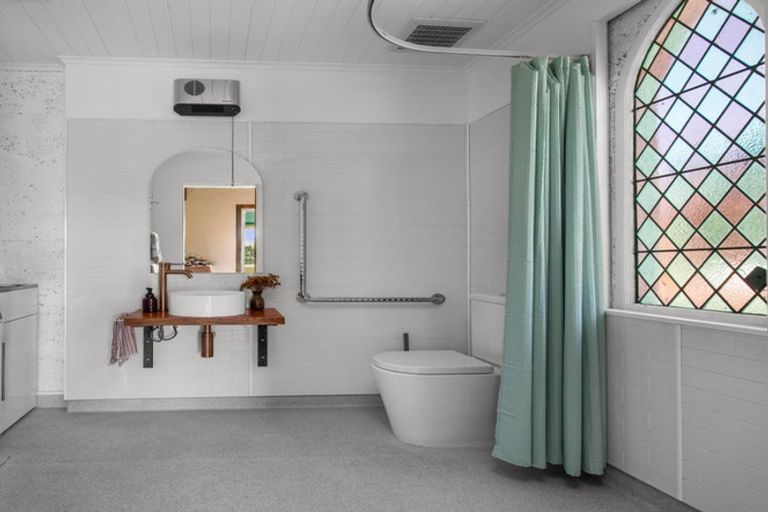 Photo of property in Ex St Johns Church, 1605 Teviot Road, Millers Flat, Roxburgh, 9572