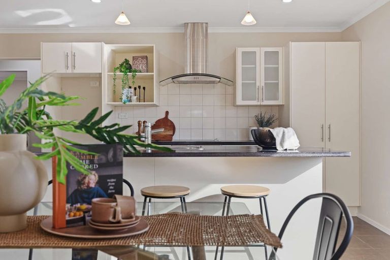 Photo of property in 17 Coles Cove, Papamoa Beach, Papamoa, 3118