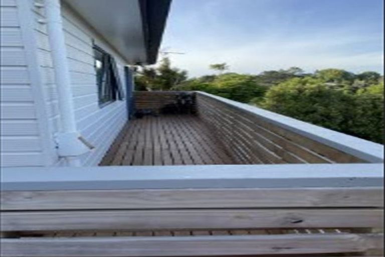 Photo of property in 2/92 Verran Road, Birkdale, Auckland, 0626