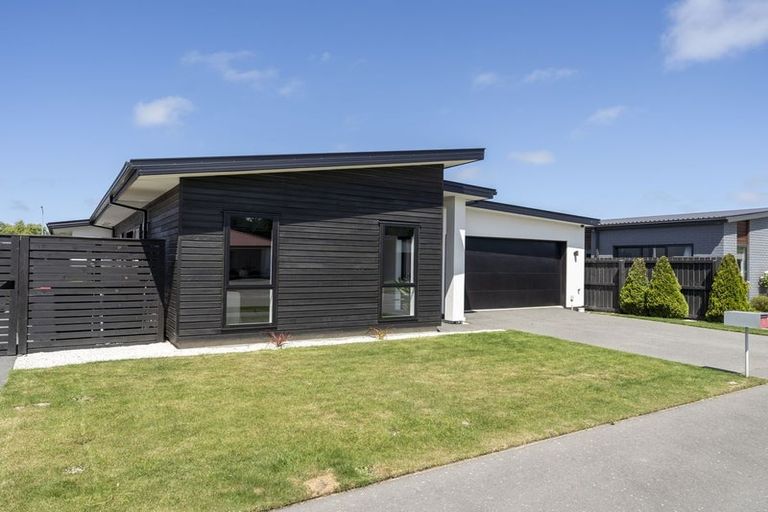 Photo of property in 18 Robert Duncan Road, Belfast, Christchurch, 8051