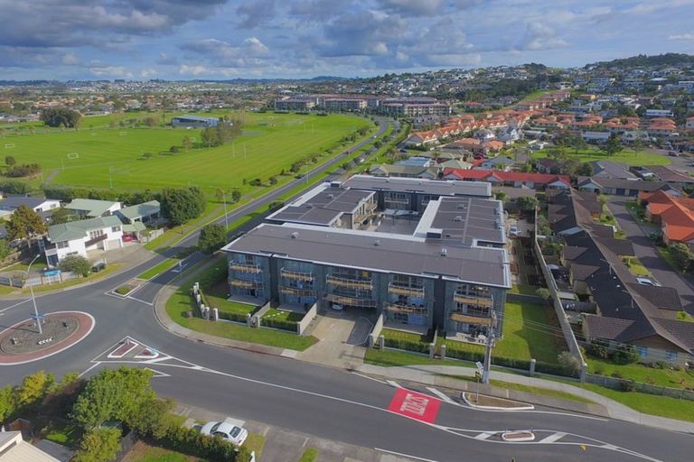 Photo of property in 213/252 Centreway Road, Orewa, 0931