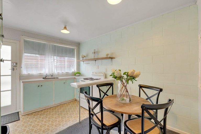 Photo of property in 3/12 Jillett Street, Titahi Bay, Porirua, 5022