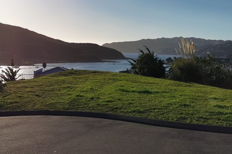 Photo of property in 4 Whitianga View, Paremata, Porirua, 5024