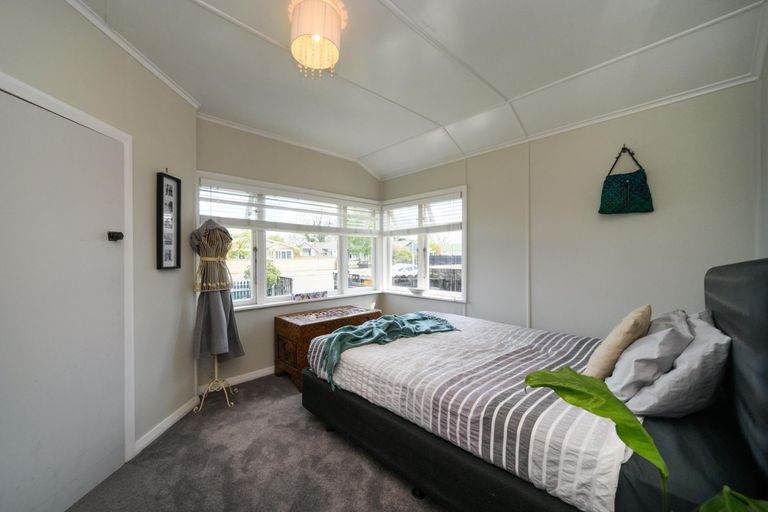 Photo of property in 41 Shamrock Street, Takaro, Palmerston North, 4412