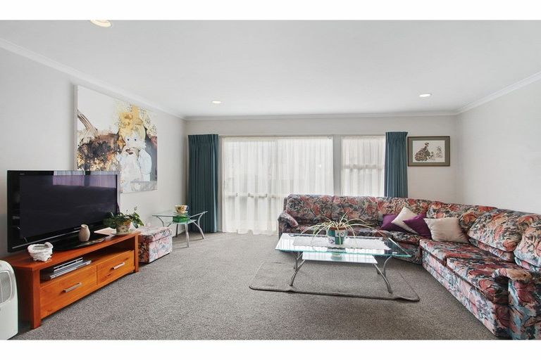 Photo of property in 78 Sunset Road, Unsworth Heights, Auckland, 0632