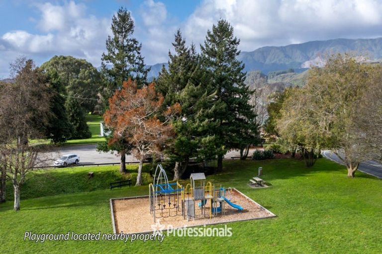 Photo of property in 2/16 Riverbank Street, Ebdentown, Upper Hutt, 5018