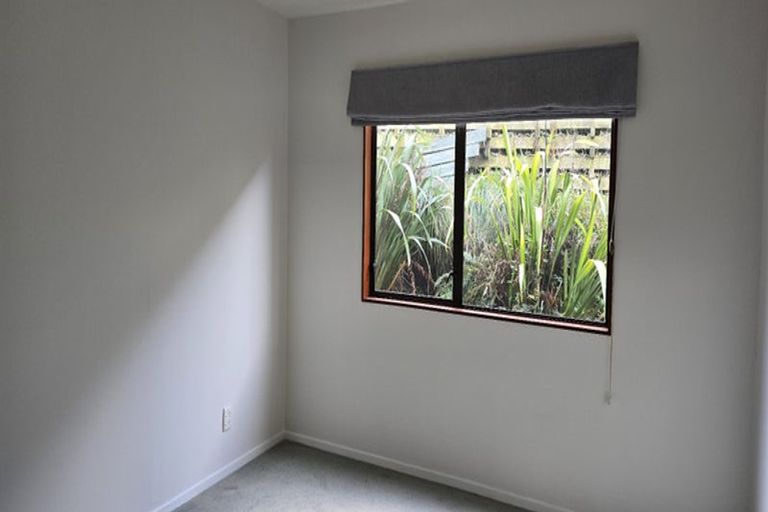 Photo of property in 17 Watts Road, Fernhill, Queenstown, 9300