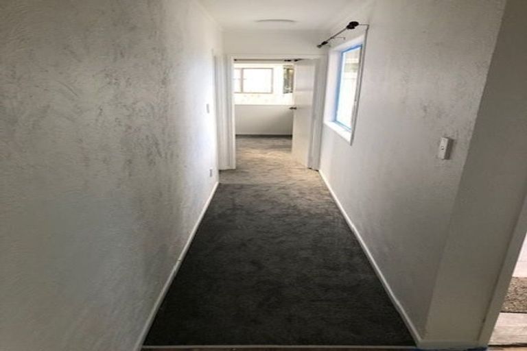 Photo of property in 47 Tabitha Crescent, Henderson, Auckland, 0612