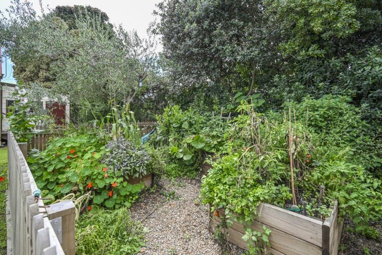 Photo of property in 73 Ferry Road, Clive, 4102