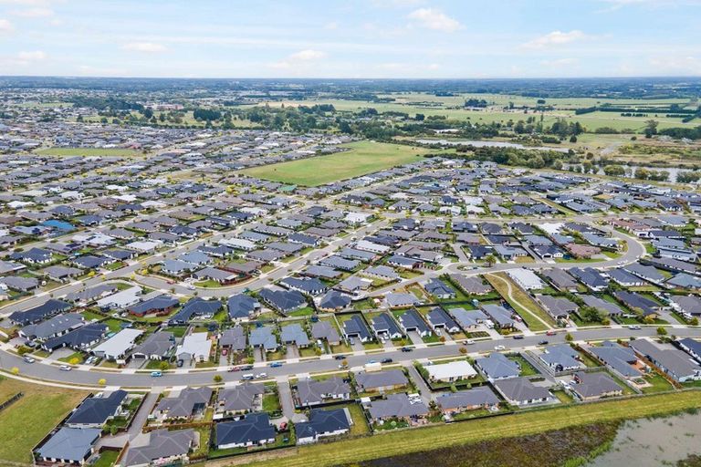 Photo of property in 37 Sutherland Drive, Kaiapoi, 7630