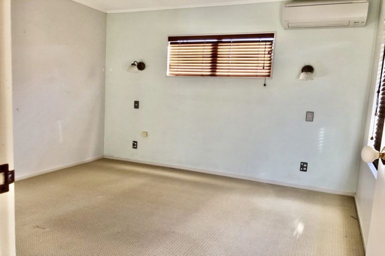 Photo of property in 6 Bass Street, West Harbour, Auckland, 0618